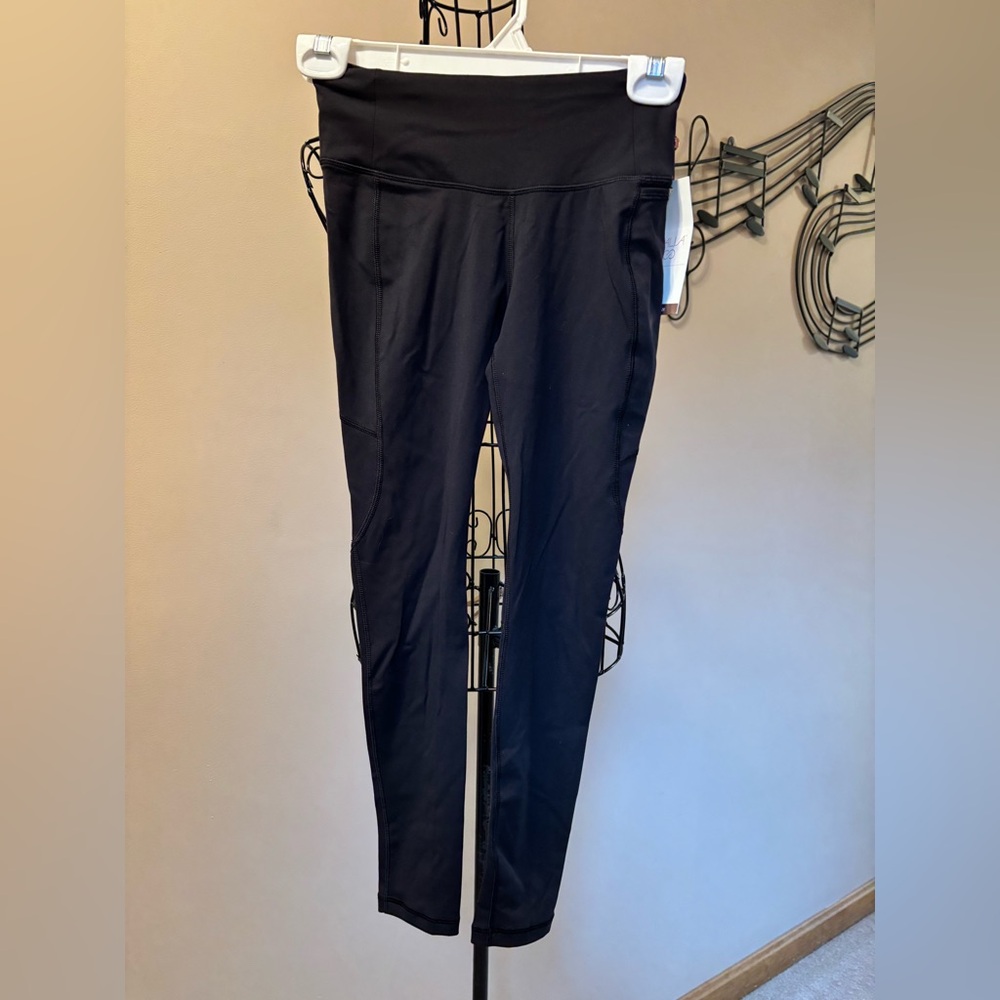 NWT Calia Black Active Mid Rise 7/8 XS leggings BLACK